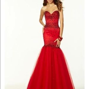 Mori Lee Scarlet Red Prom Dress. Size 4